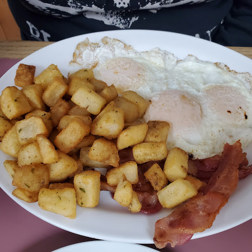 300 Dundas St W, Napanee, ON K7R 2B4