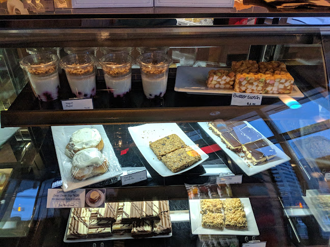 Waves Coffee House - 8th and 8th - Hospitality and gastronomy