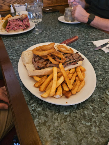 Opinii despre Peter's on Eglinton Restaurant în Mississauga - Hospitality and gastronomy