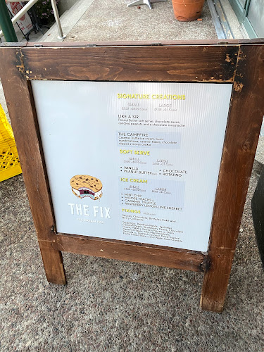 207 Queens Quay W, Toronto, ON M5J 1A7