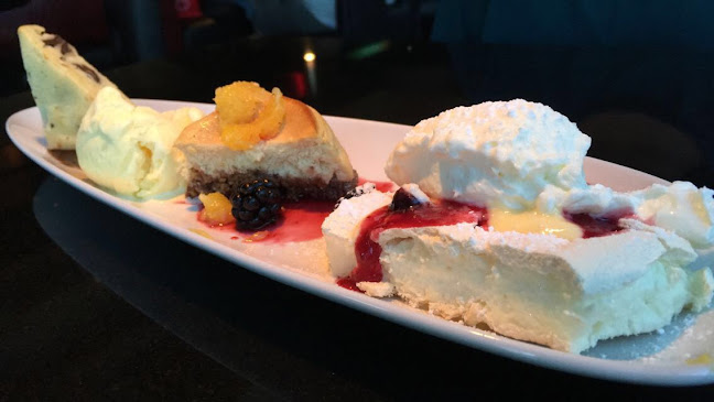 Opinii despre Moxies Scarborough Restaurant în Toronto - Hospitality and gastronomy