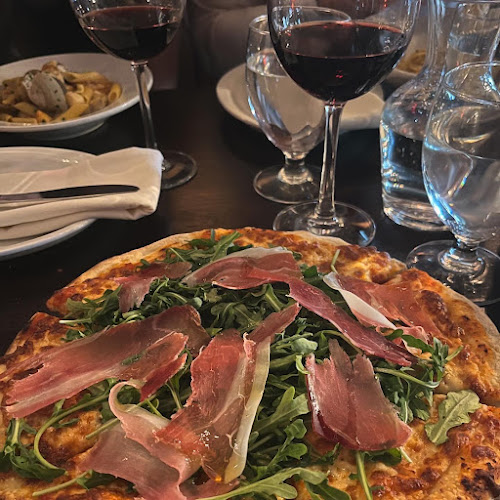 Comentarii opinii despre Fiamo Pizza & Wine Bar