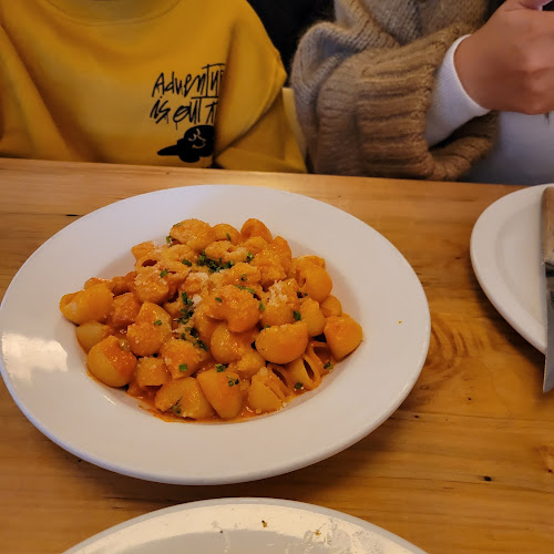 Sugo - Hospitality and gastronomy