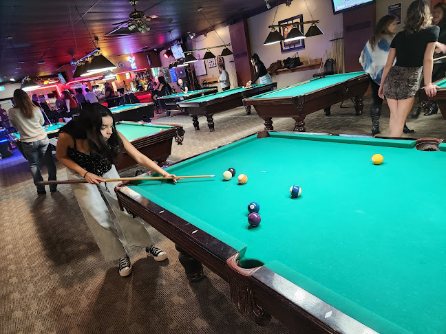 Classics Billiards Bar & Grill - Hospitality and gastronomy