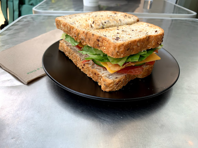 Kim's Café - Hospitality and gastronomy