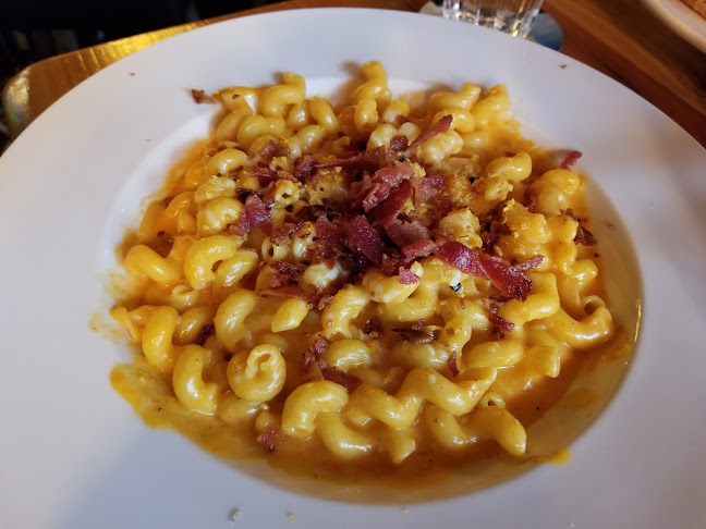 El Furniture Warehouse