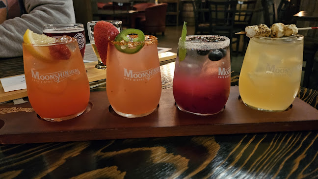 Moonshin'hers Café Bistro Inc. - Hospitality and gastronomy