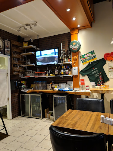 1919 31 St SE #1B, Calgary, AB T2B 0S8