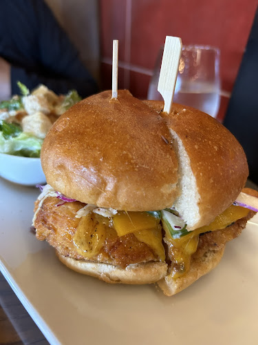 419 King St W, Oshawa, ON L1J 2K5