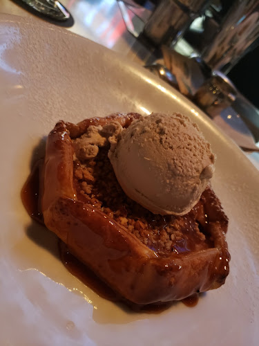 1550 Kenaston Blvd, Winnipeg, MB R3P 0Y4