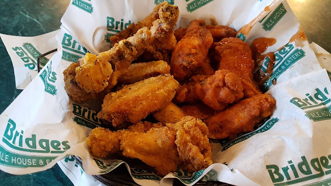 Comentarii opinii despre Bridges Ale House & Eatery, Bridges Liquor Store