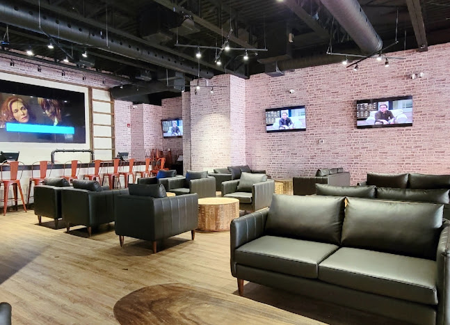 MAPLE MOOSE PUB - Hospitality and gastronomy