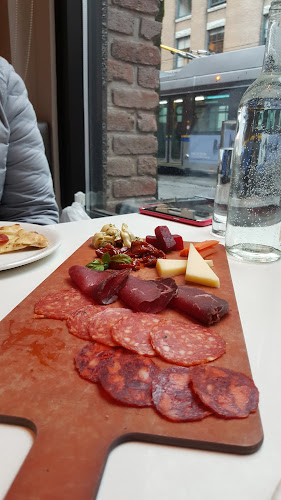 Nicli Pizzeria + Bar - North Vancouver