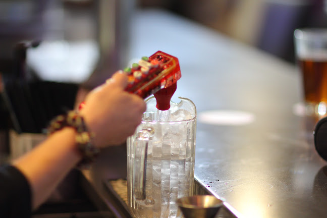 Opinii despre Mona Lisa Pub | Sports Pub in Edmonton | Karaoke Night | Pool League Tournaments în Edmonton - Hospitality and gastronomy