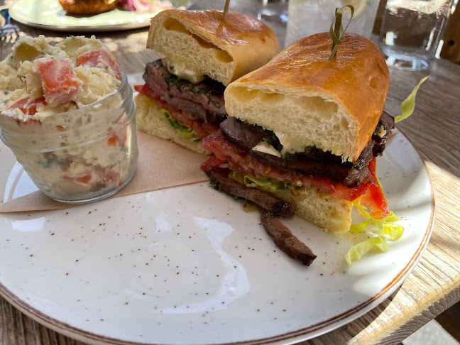 Tide and Vine Oyster House - Hospitality and gastronomy