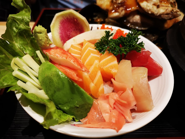 Mi-Ne Sushi - Hospitality and gastronomy