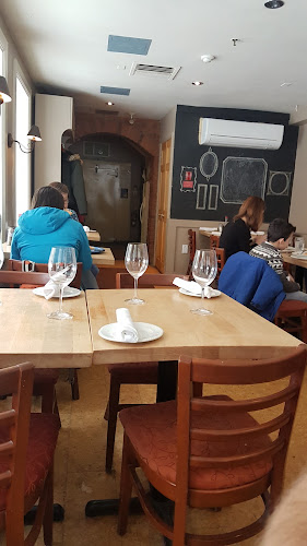 25 George St, Ottawa, ON K1N 8W5