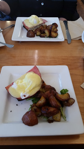 Comentarii opinii despre Big Feast Bistro