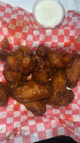 Opinii despre YOW! WINGS în Brampton - Hospitality and gastronomy