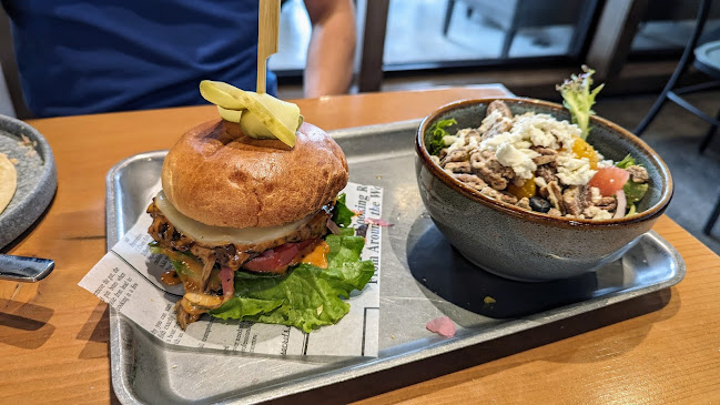 Opinii despre Mulligan's Restaurant & Lounge în Winkler - Hospitality and gastronomy