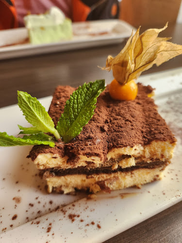 La Vecchia Restaurant Uptown