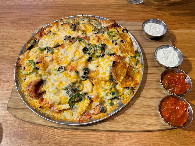 933 17 Ave SW #100, Calgary, AB T2T 5R6