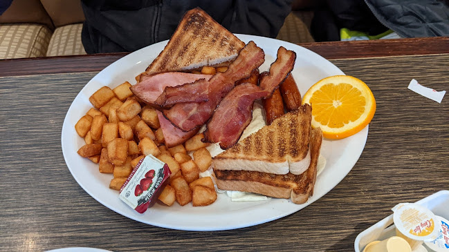 Opinii despre Fifty's Grill & Deli în Cambridge - Hospitality and gastronomy