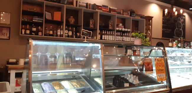 10361 Whyte Ave NW, Edmonton, AB T6E 1Z9