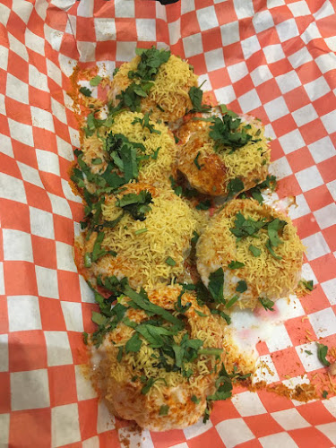 Veggie Planet Vaughan - Vegetarian Indian Pizza, Burger and Street food Restaurant - Hospitality and gastronomy