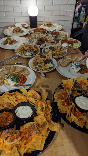 888 7 Ave SW, Calgary, AB T2P 3J3