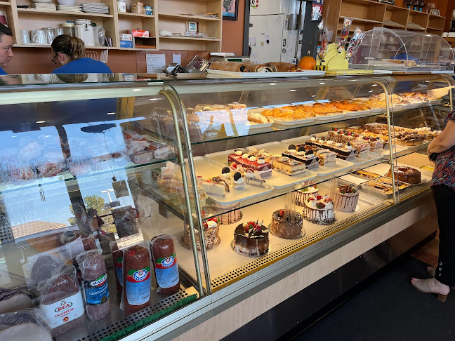 Lisboa Bakery & Deli - Mississauga