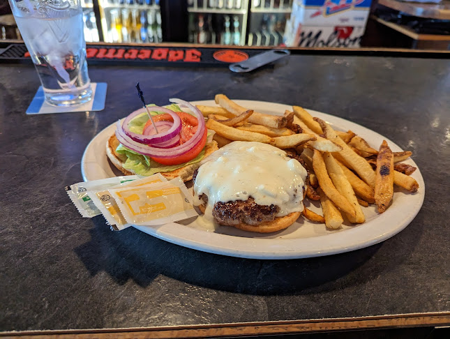 Pitcher's Sports Bar And Grill