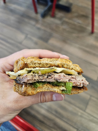 2014 Ogilvie Rd Unit 1, Gloucester, ON K1J 7N9