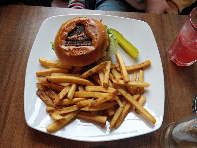 The Raven Pub - Hospitality and gastronomy