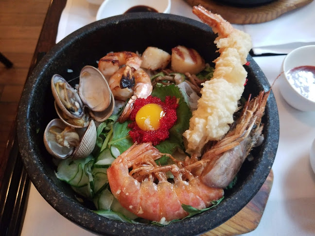 236 Adelaide St W, Toronto, ON M5H 1W7