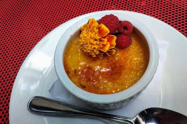 Chez Piggy Restaurant & Bar