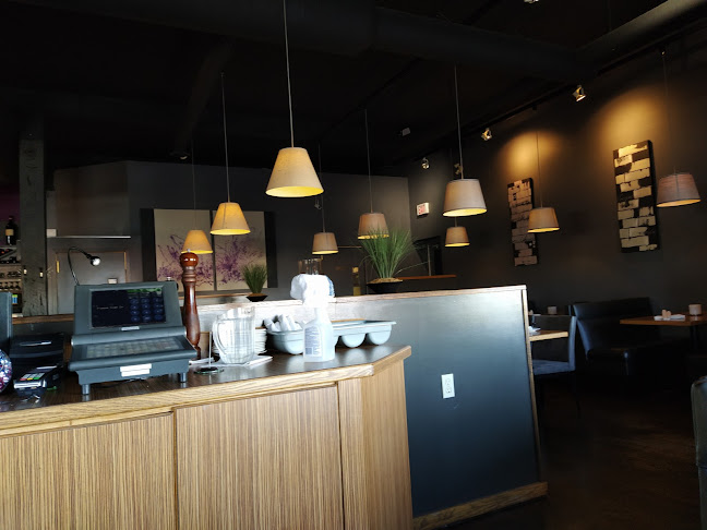 1047 Dawson Rd, Thunder Bay, ON P7B 1K7