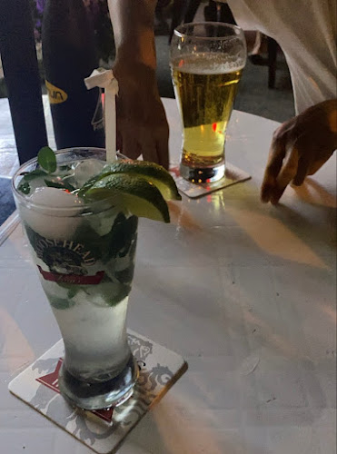 Comentarii opinii despre Kanu Bar & Grill