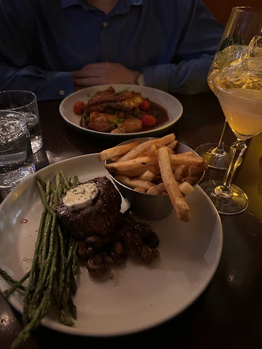 101 8 Ave SW SW, Calgary, AB T2P 1B4