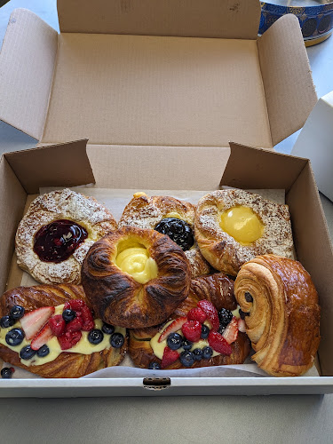 Comentarii opinii despre La Patisserie Fine Cakes & Pastries Inc.