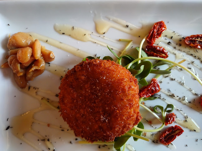 5633 Victoria Ave, Niagara Falls, ON L2G 3L5