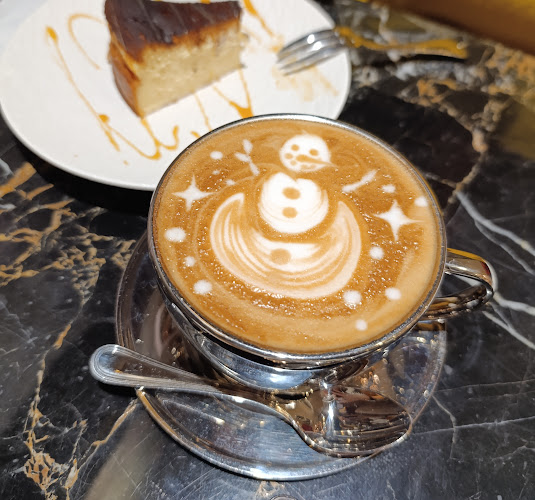 795 1 Ave SW, Calgary, AB T2P 5N1