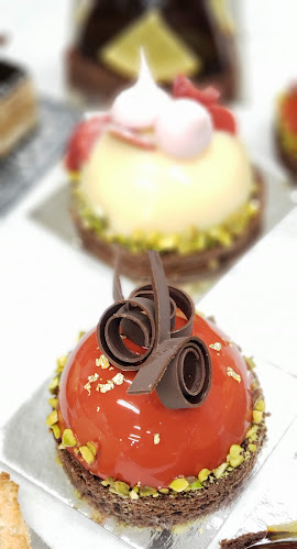 325 Weston Rd, York, ON M6N 4Z9