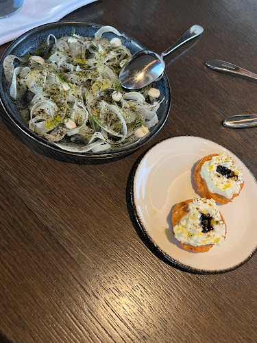 700 2 St SW #4000, Calgary, AB T2P 2W2