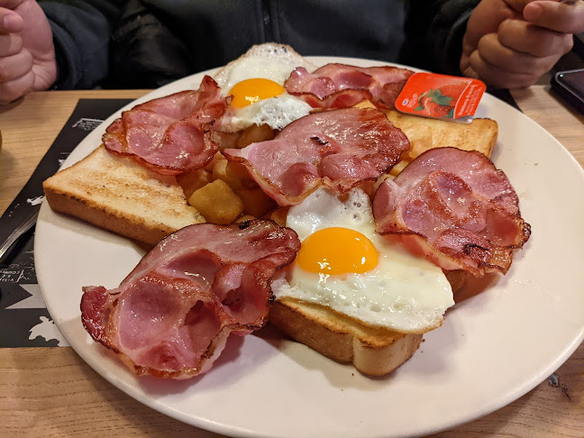 Tomahawk Restaurant - Hospitality and gastronomy