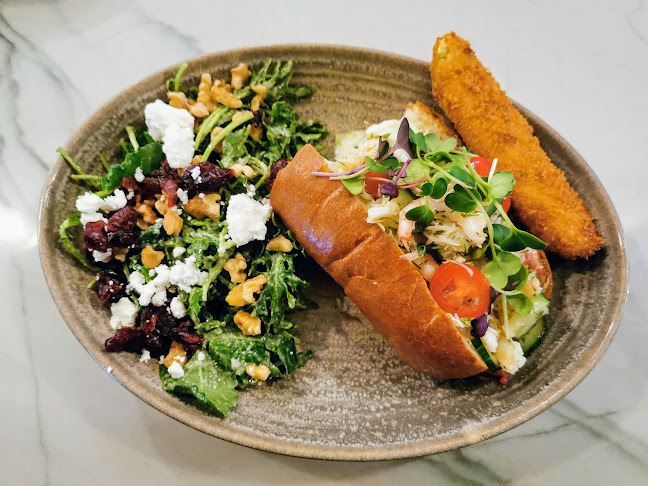 Fanny Bay Oyster Bar & Shellfish Market - Hospitality and gastronomy