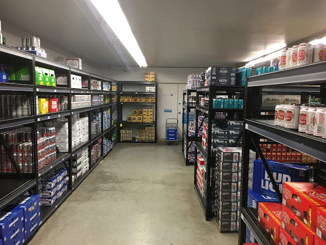 Opinii despre Safeway Liquor Mackenzie Mall în Fort St John - Hospitality and gastronomy