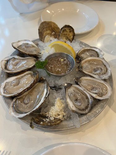 Fanny Bay Oyster Bar & Shellfish Market - Vancouver