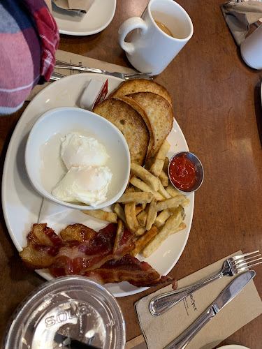 White Spot Langford - Hospitality and gastronomy