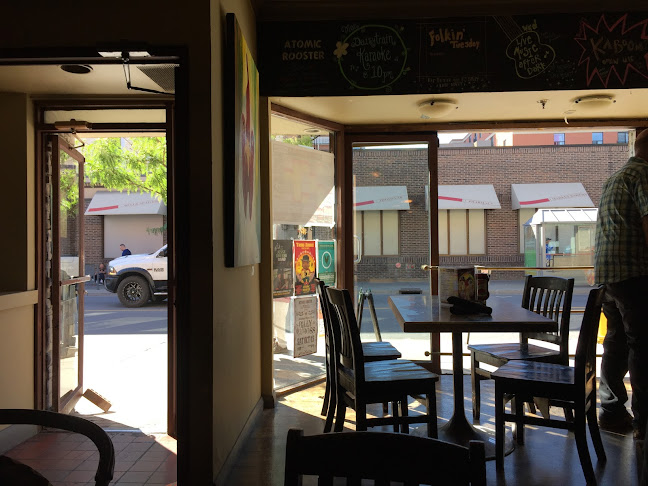 303 Bank St, Ottawa, ON K2P 1X7